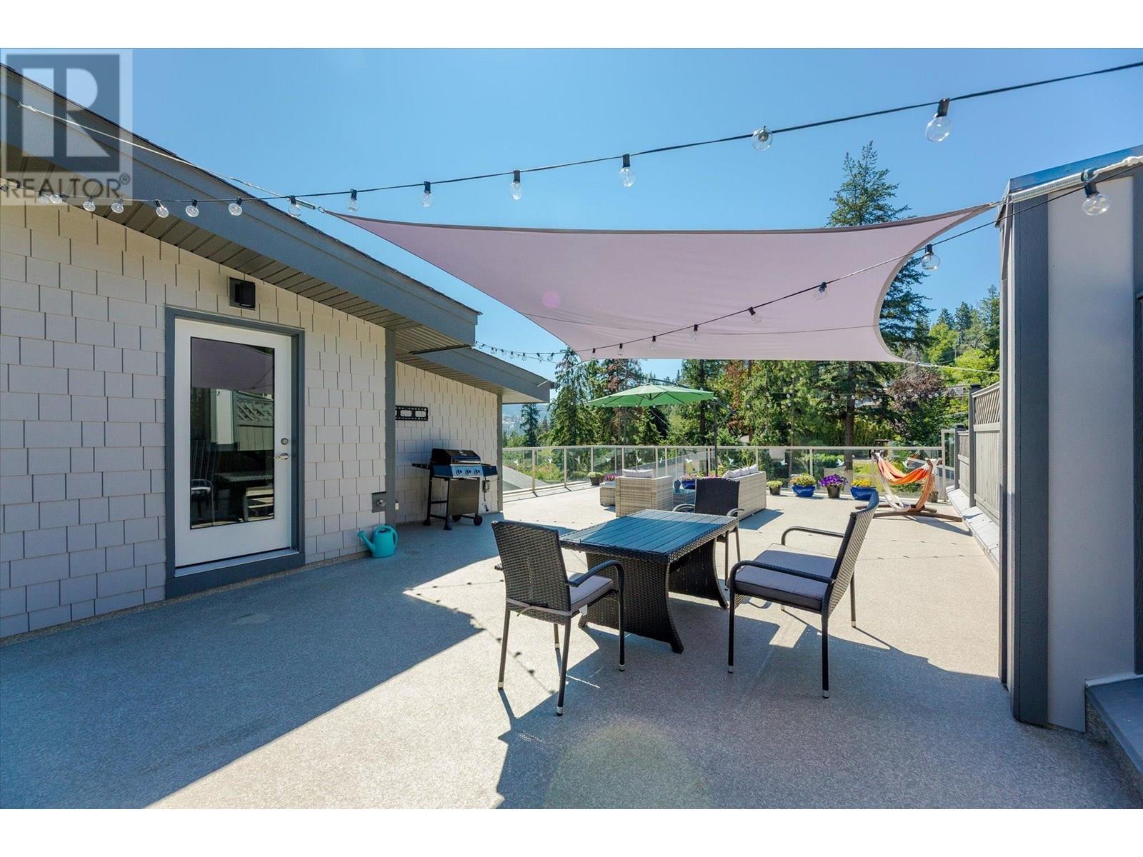2893 Robinson Road Unit# 11, Lake Country
