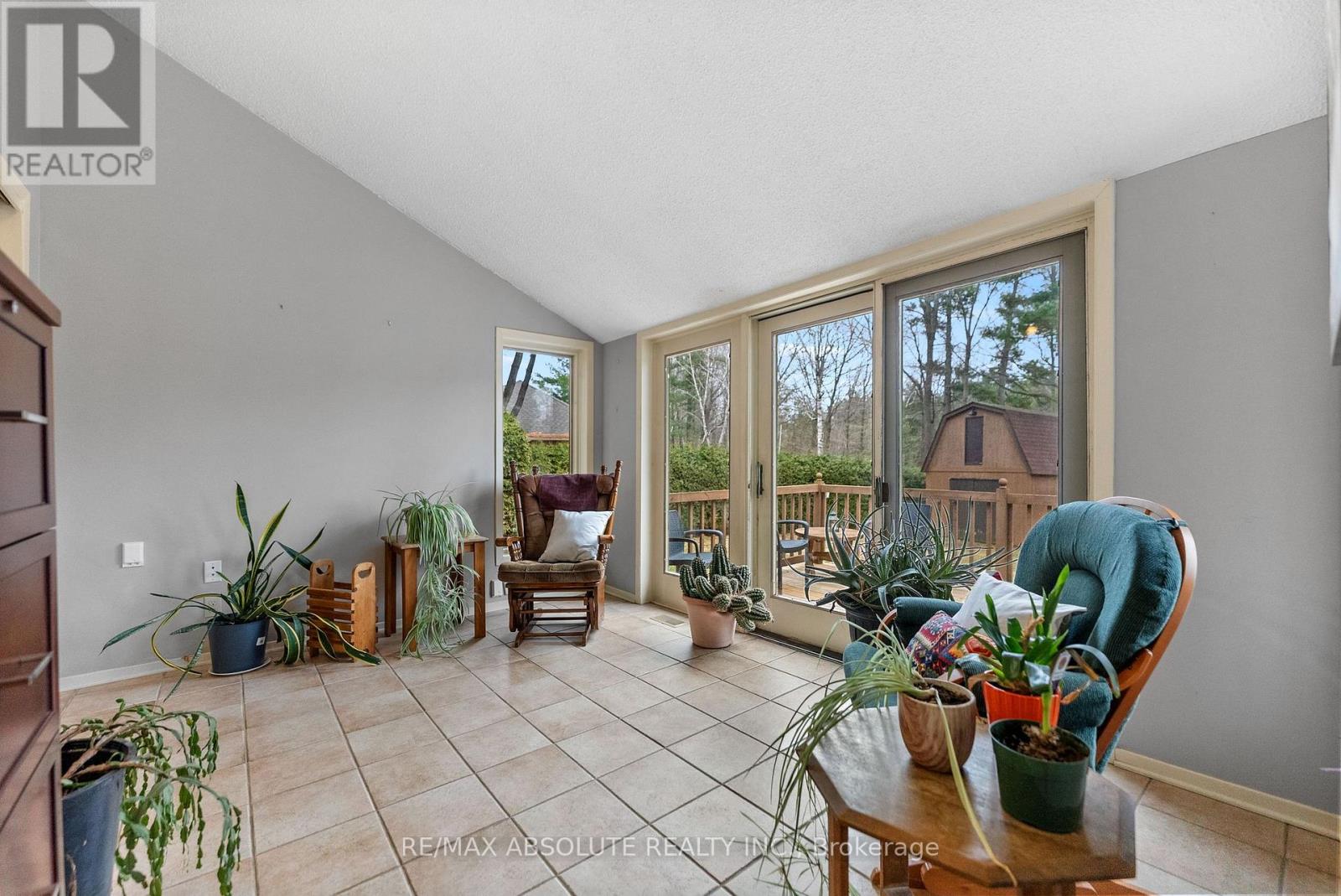 Photo 18 of 33 Old Orchard Lane, Mcnab Braeside ON