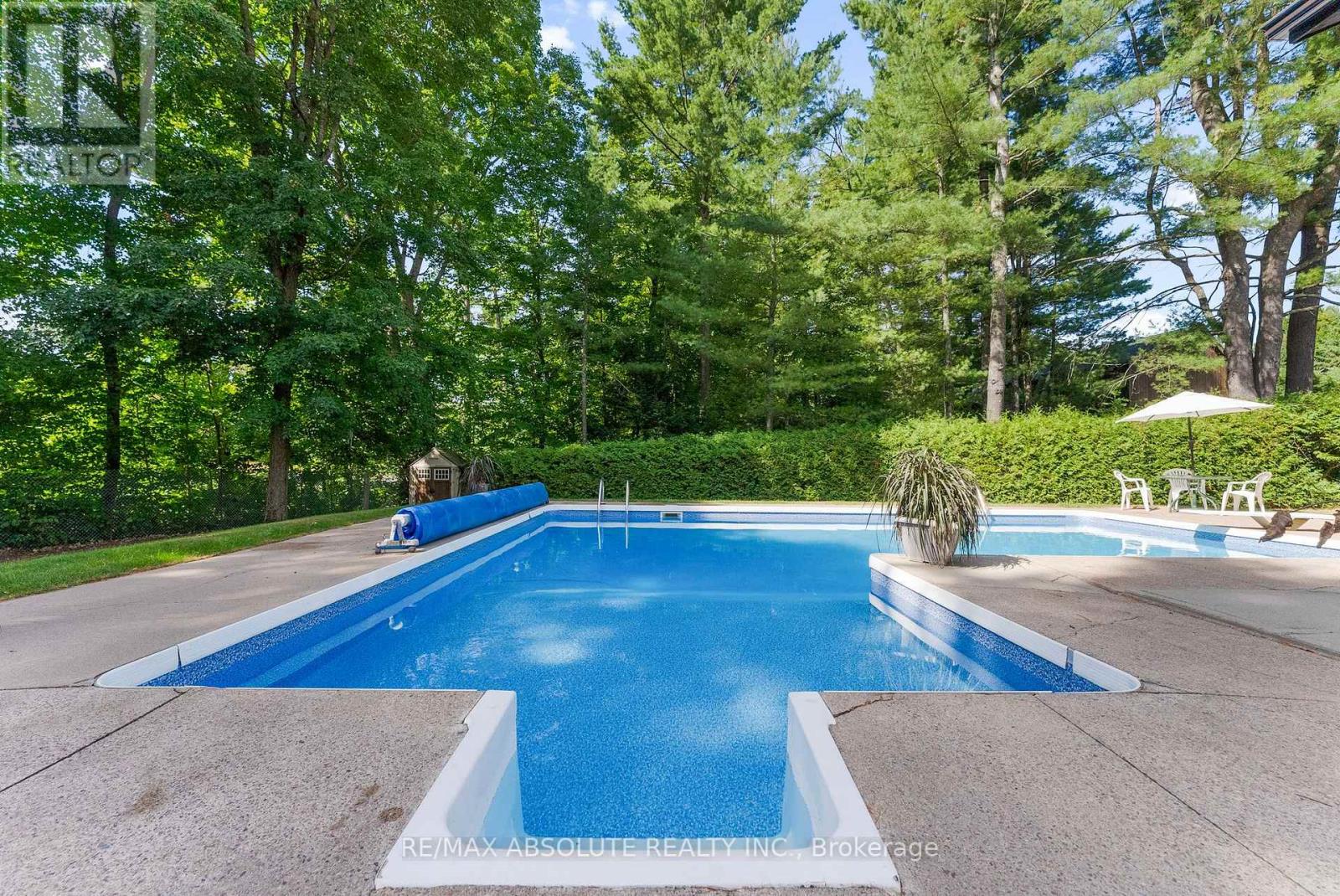 Photo 3 of 33 Old Orchard Lane, Mcnab Braeside ON