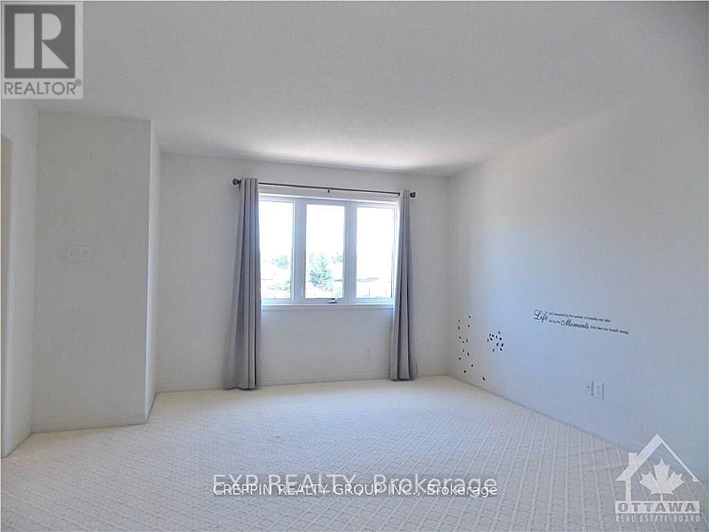 Photo 10 of 169 Sorento Street, Ottawa ON