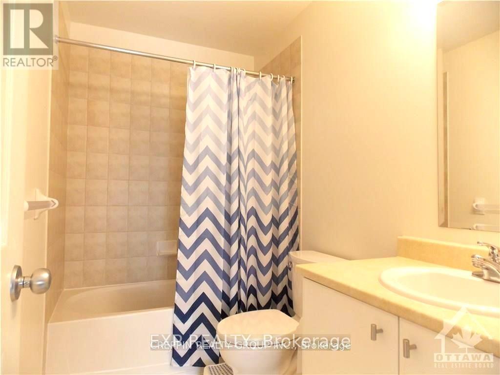 Photo 18 of 169 Sorento Street, Ottawa ON