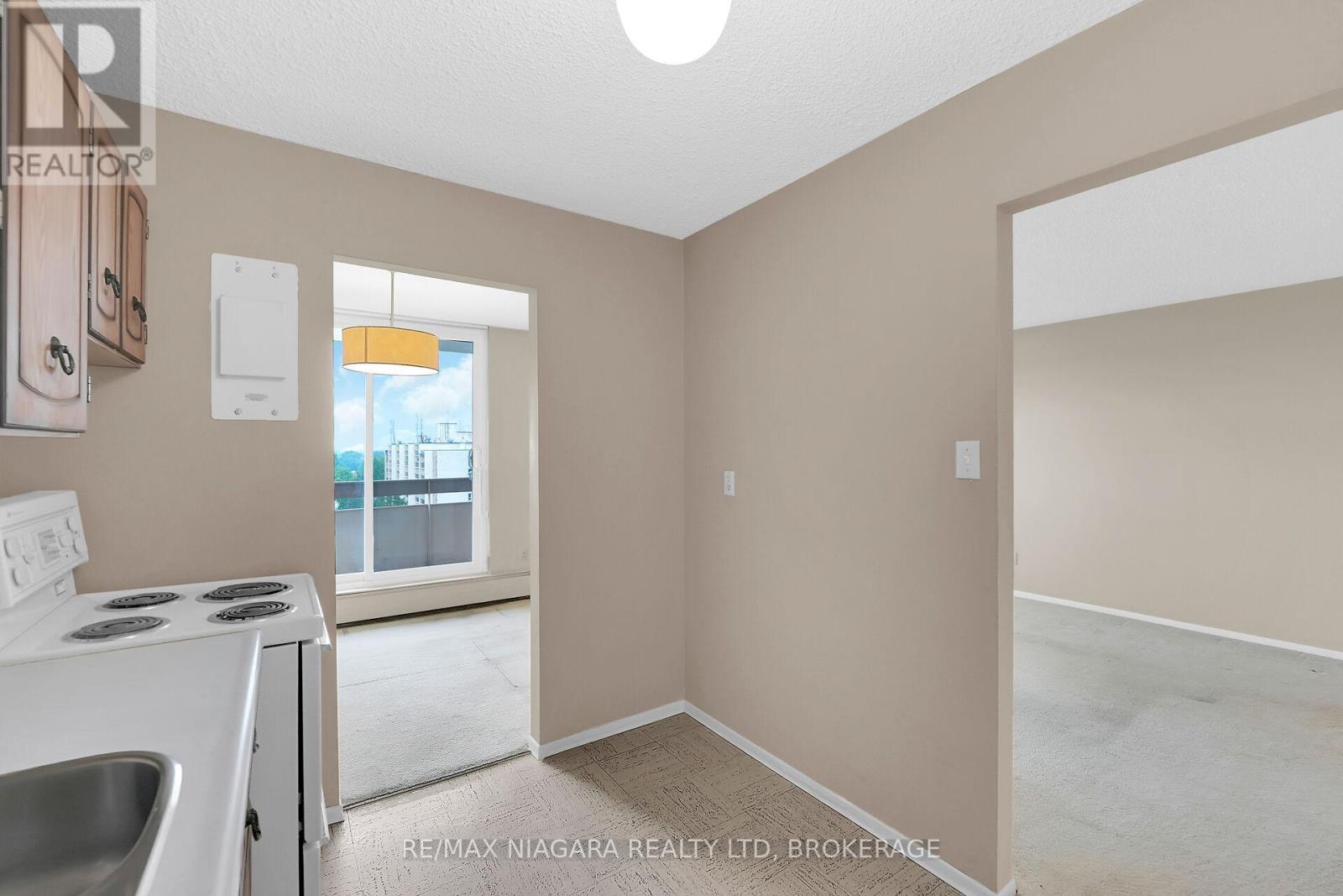 Photo 8 of 1003 365 Geneva Street, St Catharines ON