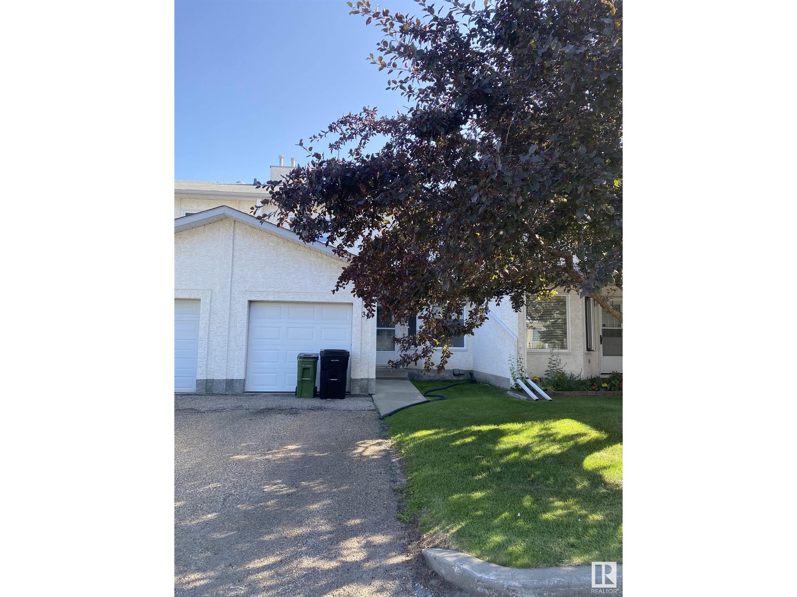 Photo 2 of 31 3520 60 St Nw, Edmonton AB