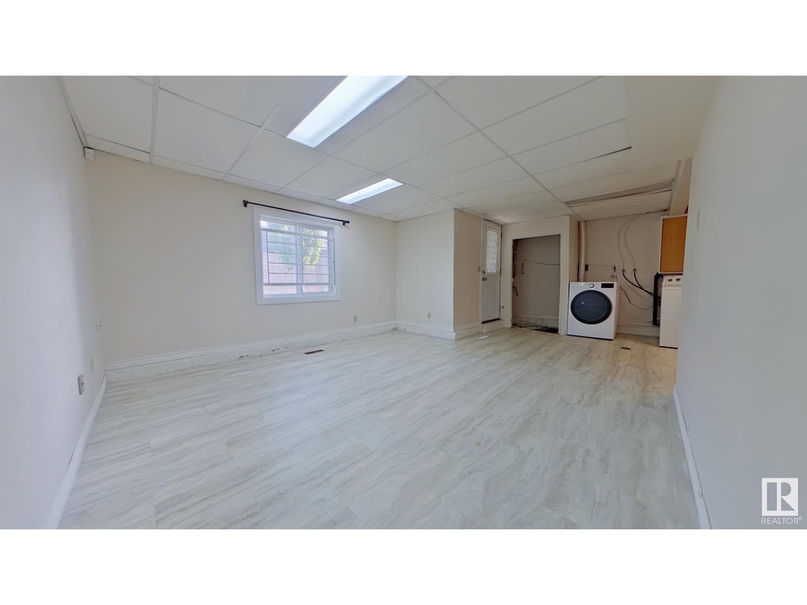 Photo 22 of 31 3520 60 St Nw, Edmonton AB