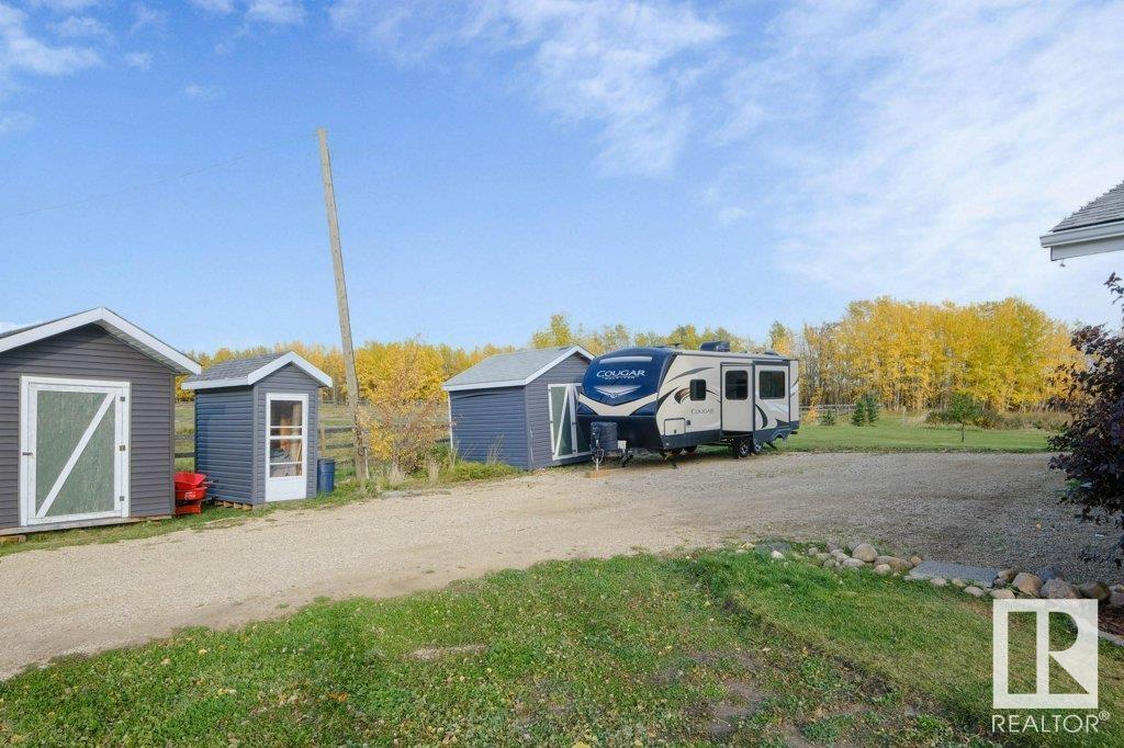 Photo 40 of 19 A 53509 Hwy 43, Rural Lac Ste Anne County AB