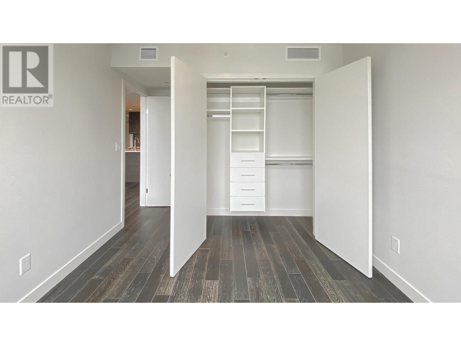 Photo 9 of 1706 7488 Lansdowne Road, Richmond BC