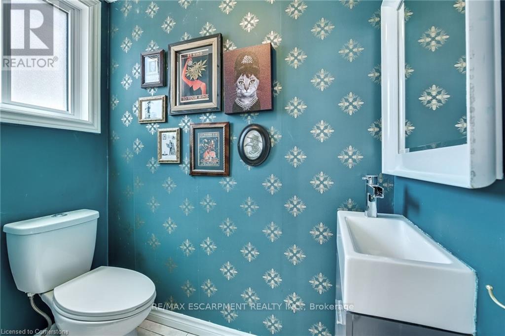 Photo 12 of 2 2700 Barton Street E, Hamilton ON