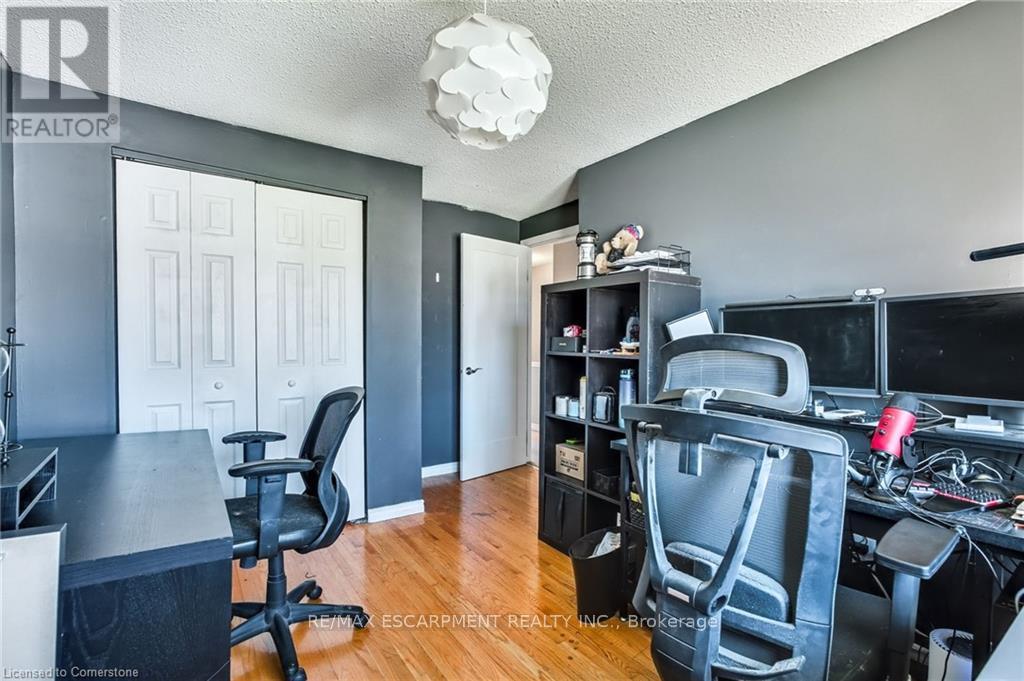 Photo 33 of 2 2700 Barton Street E, Hamilton ON