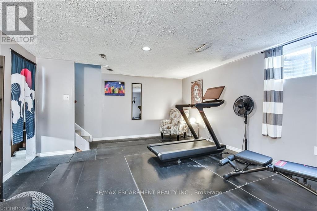 Photo 1 of 2 2700 Barton Street E, Hamilton ON