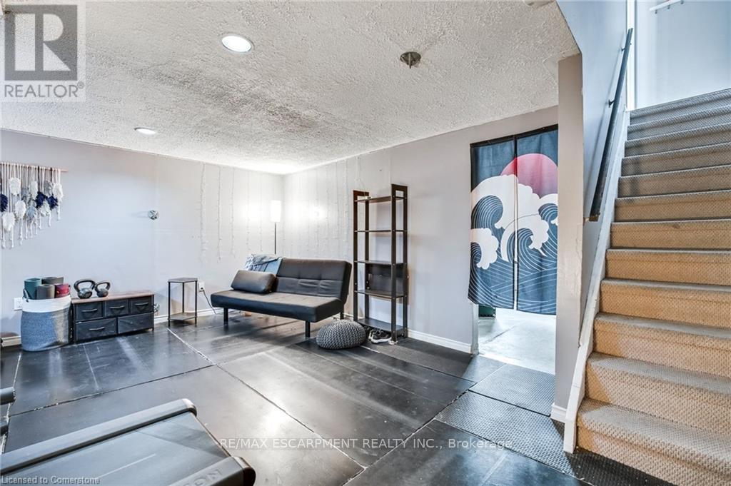 Photo 26 of 2 2700 Barton Street E, Hamilton ON