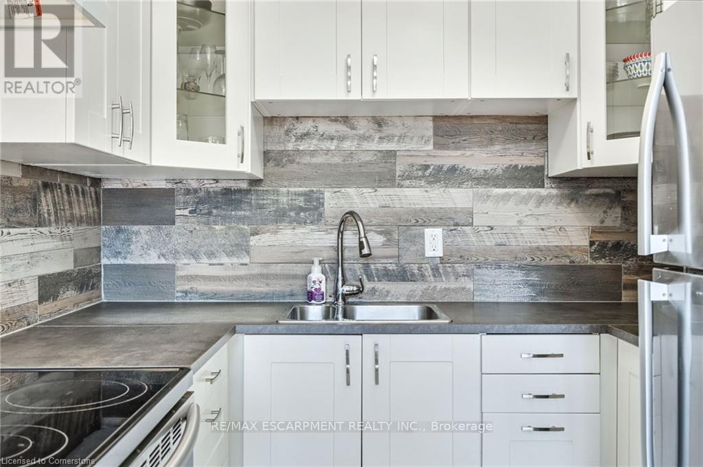 Photo 2 of 2 2700 Barton Street E, Hamilton ON