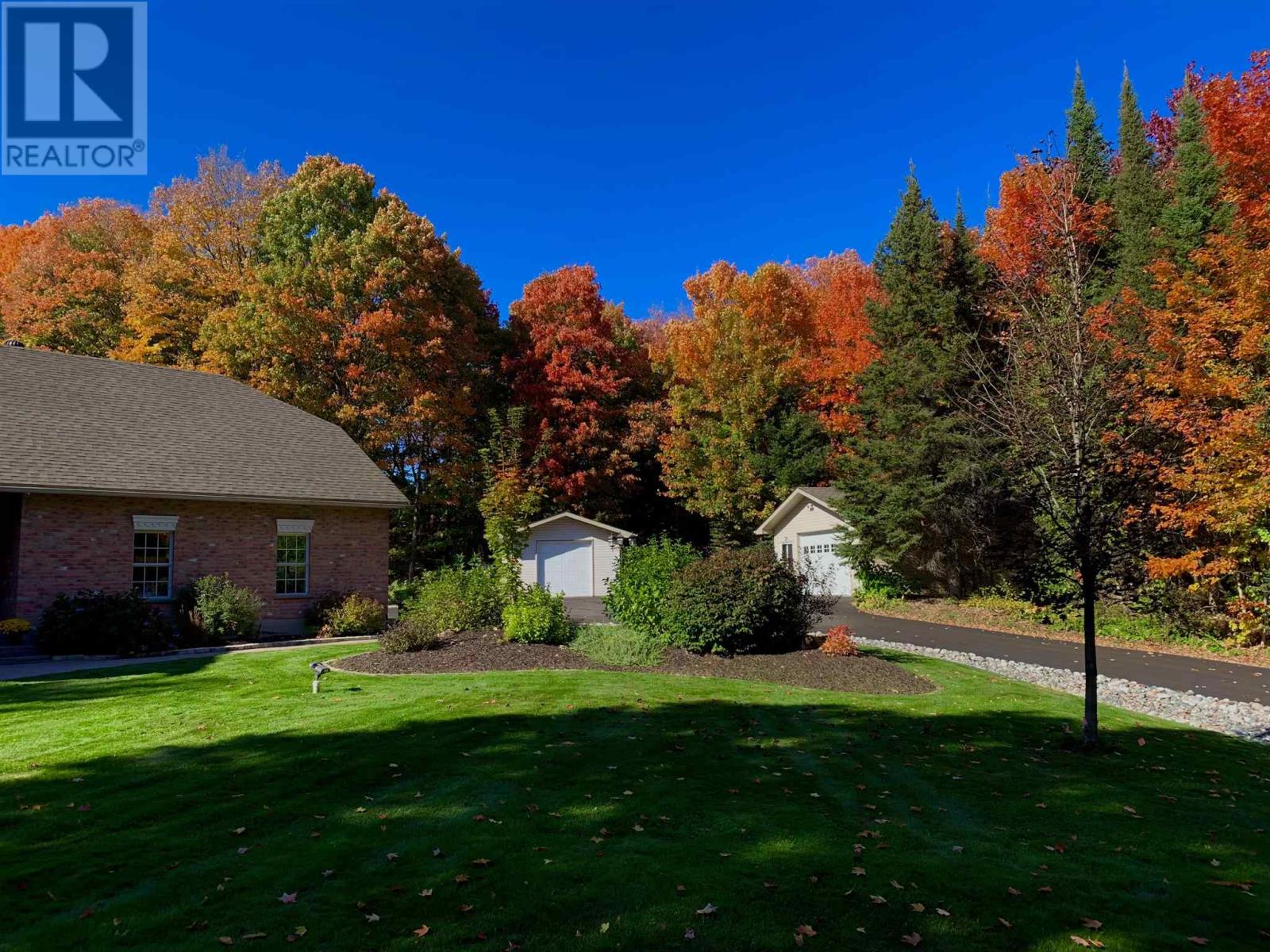 Photo 47 of 73 Birkshire Pl, Sault Ste Marie ON