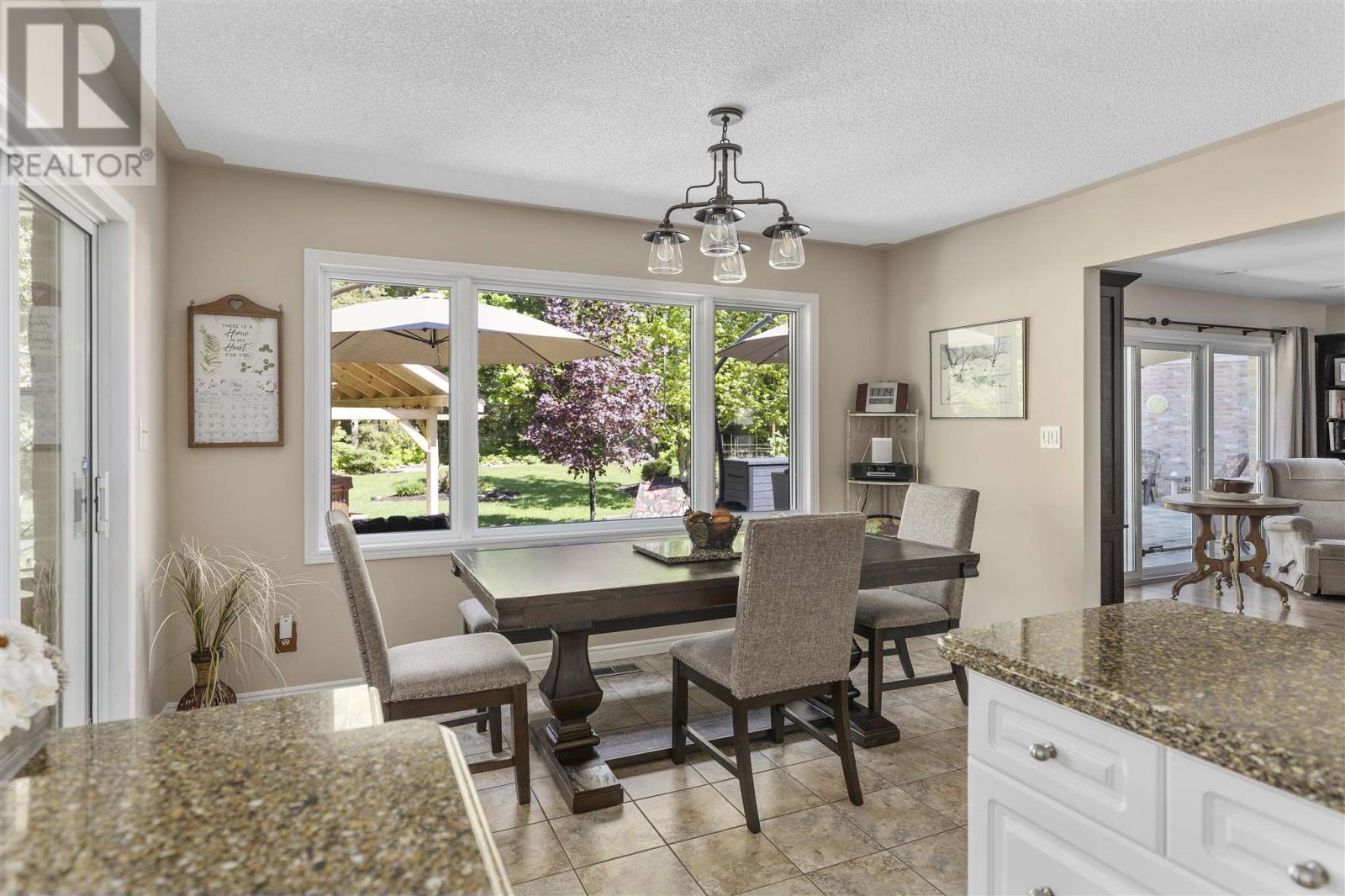 Photo 7 of 73 Birkshire Pl, Sault Ste Marie ON