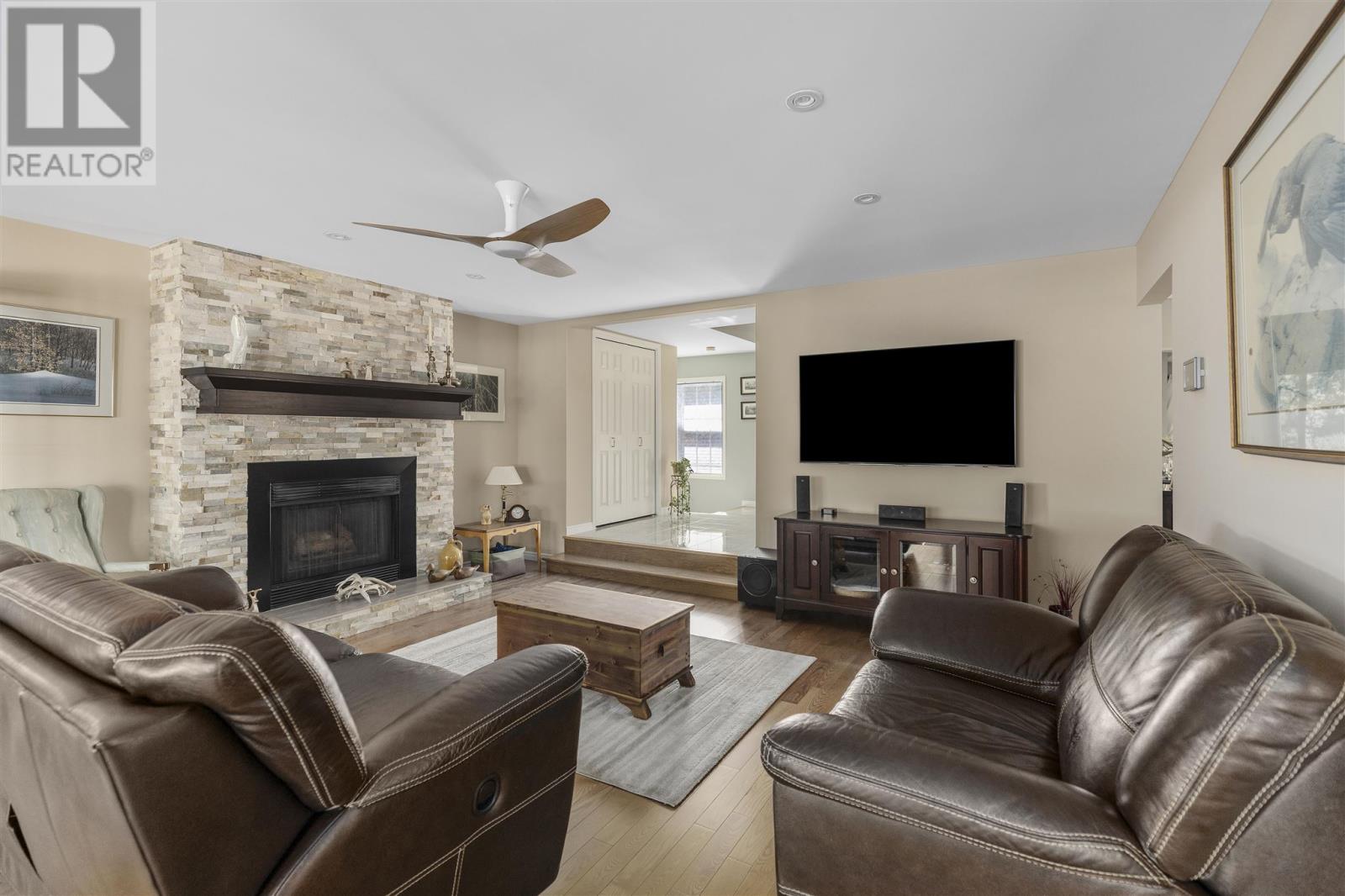 Photo 5 of 73 Birkshire Pl, Sault Ste Marie ON