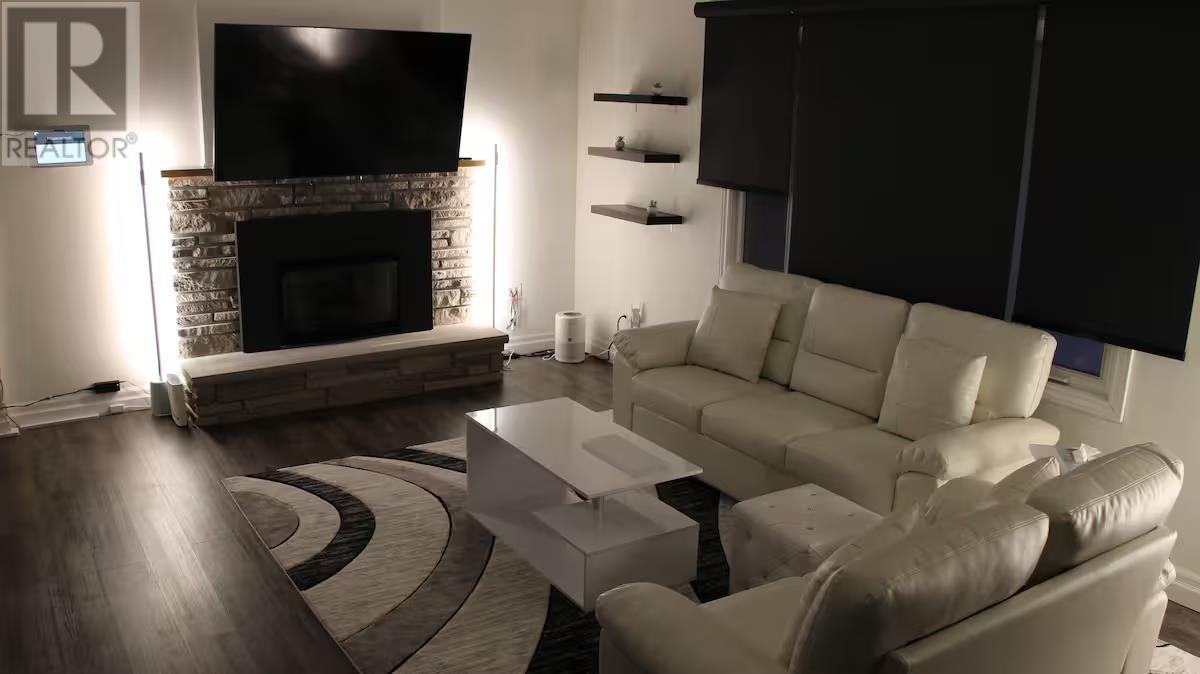 Photo 3 of 17 Linstedt St, Sault Ste Marie ON