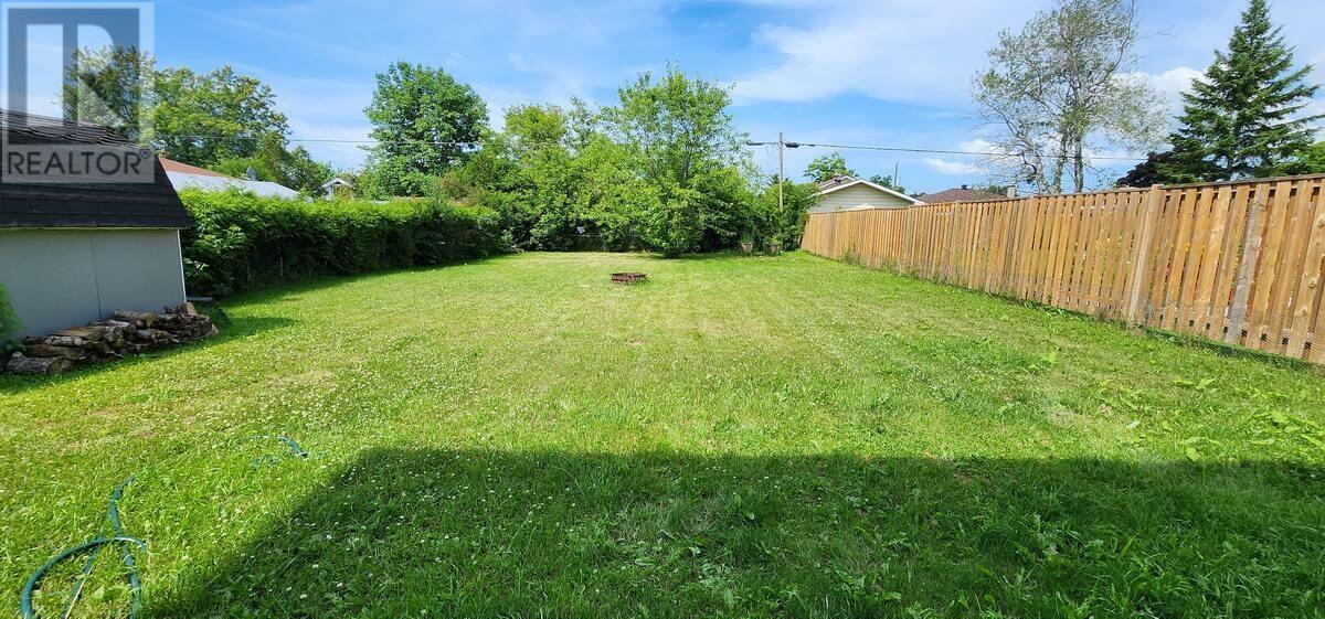 Photo 16 of 17 Linstedt St, Sault Ste Marie ON