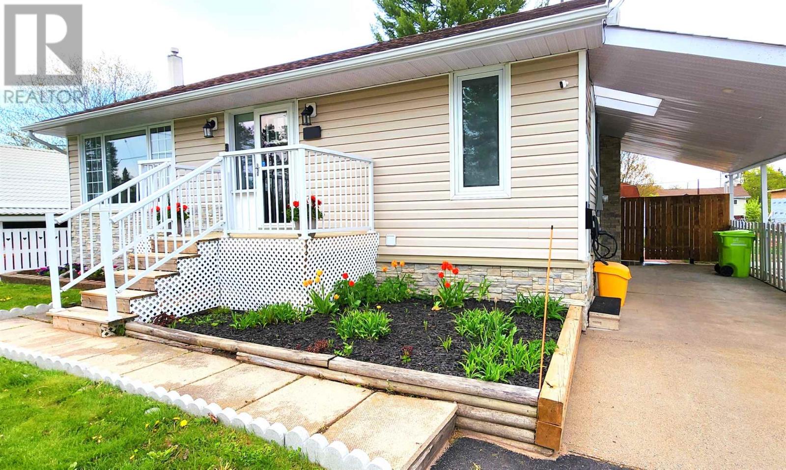 Photo 2 of 70 Wiber St, Sault Ste Marie ON