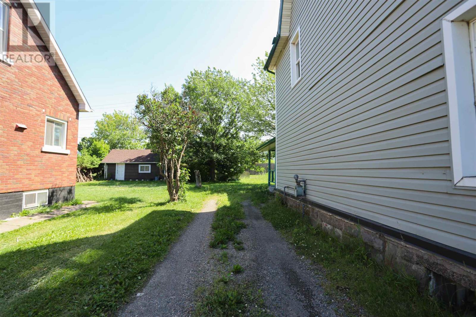 Photo 6 of 203 Wallace Ter, Sault Ste Marie ON