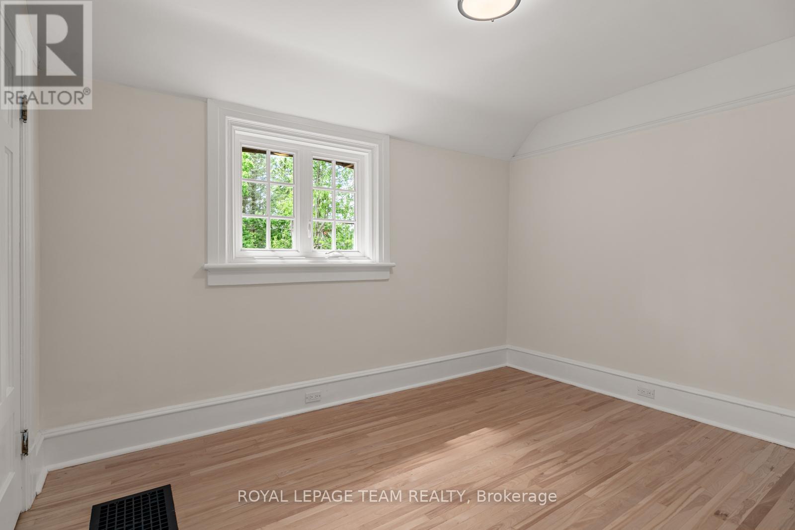 Photo 16 of 308 Manor Avenue, Ottawa ON