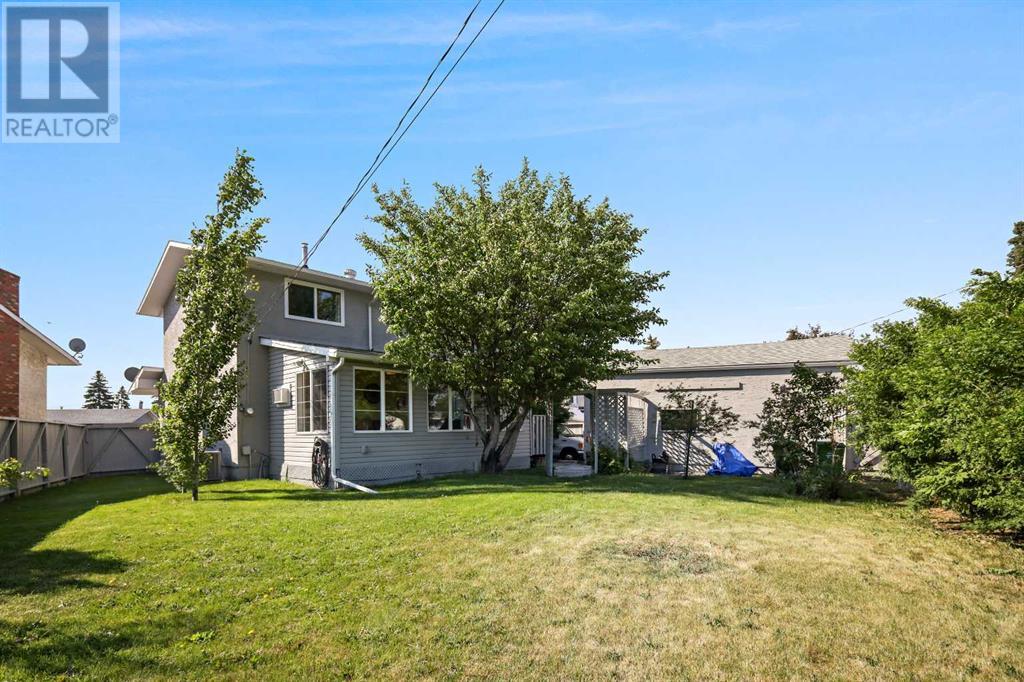 Single Family House for Sale in  Penworth Way SE Penbrooke Meadows Calgary 