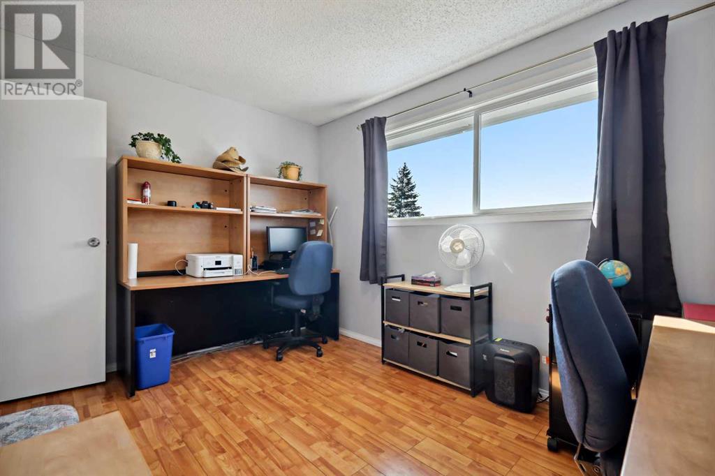 Single Family House for Sale in  Penworth Way SE Penbrooke Meadows Calgary 