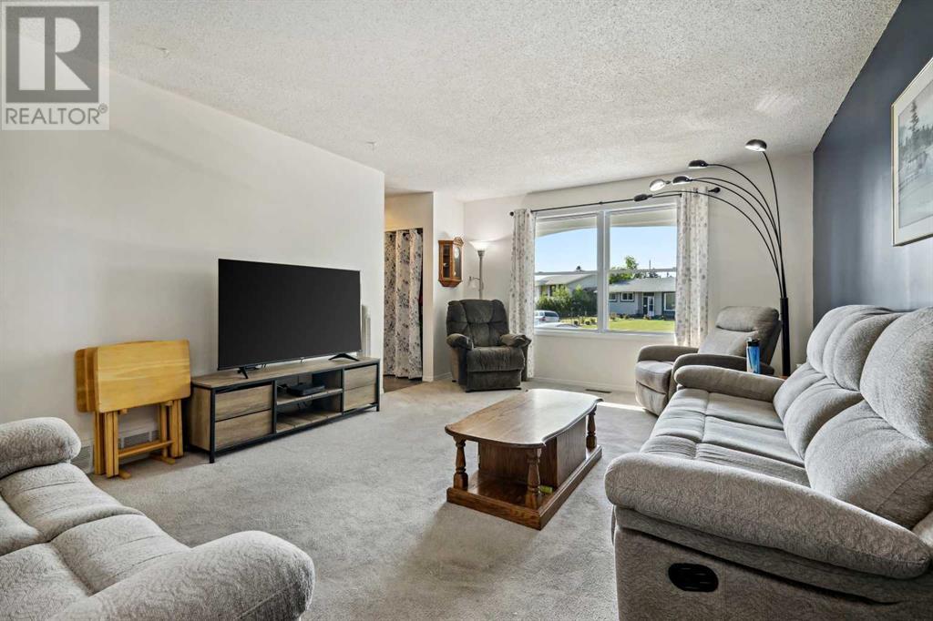 Single Family House for Sale in  Penworth Way SE Penbrooke Meadows Calgary 