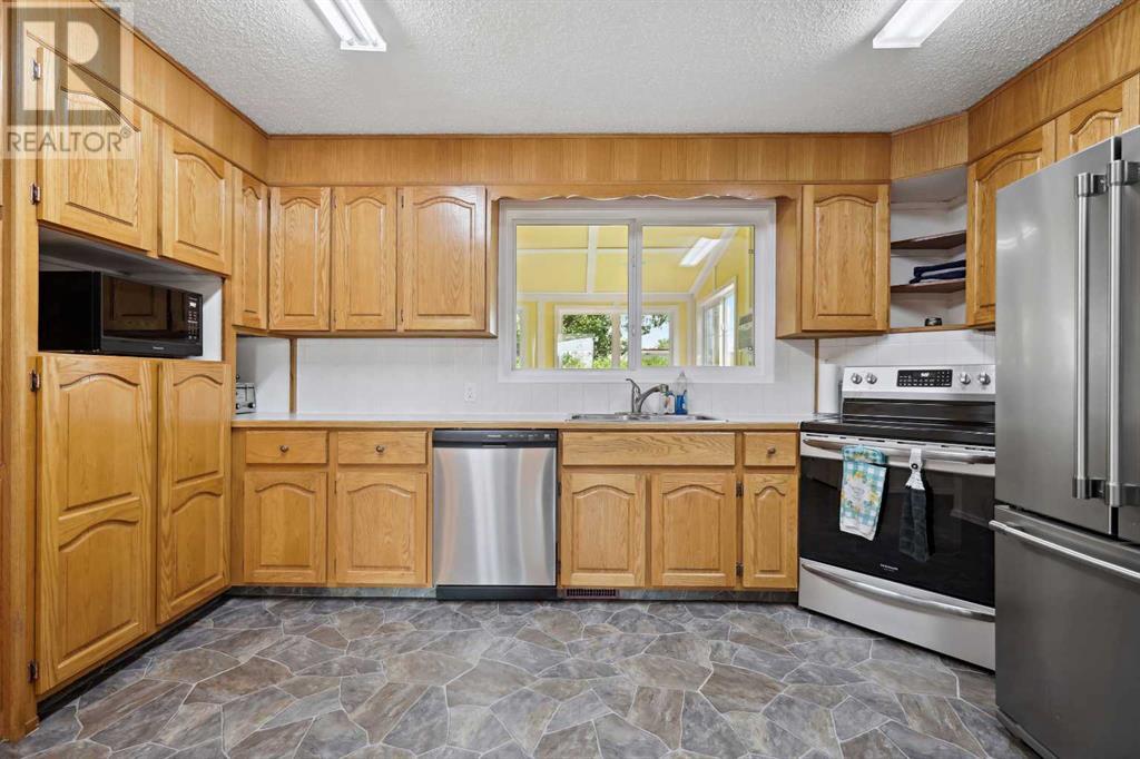Single Family House for Sale in  Penworth Way SE Penbrooke Meadows Calgary 