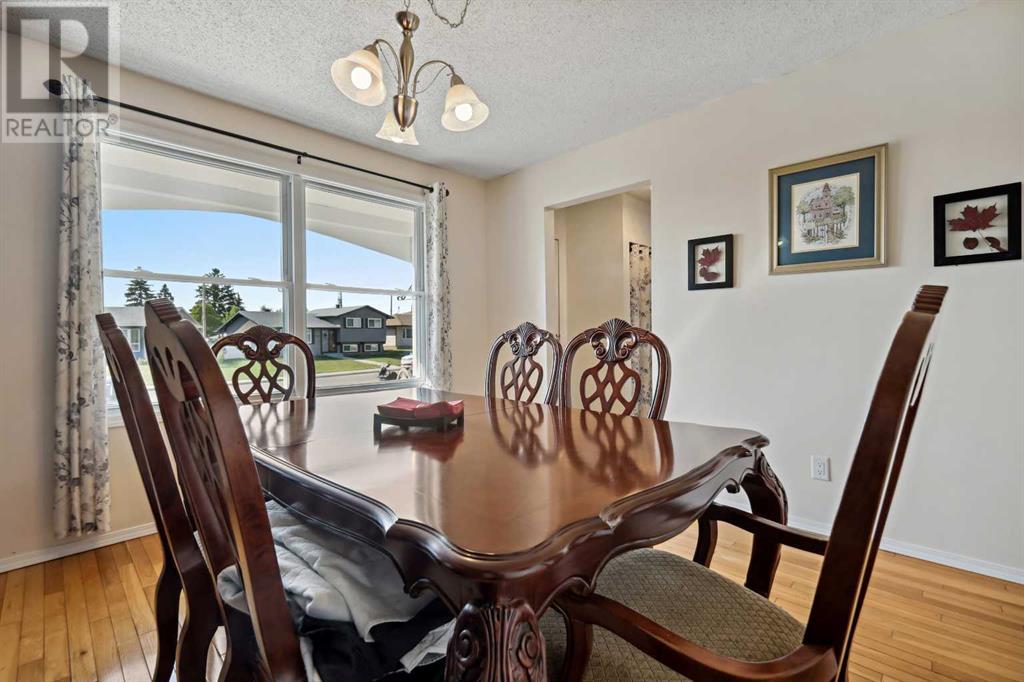 Single Family House for Sale in  Penworth Way SE Penbrooke Meadows Calgary 