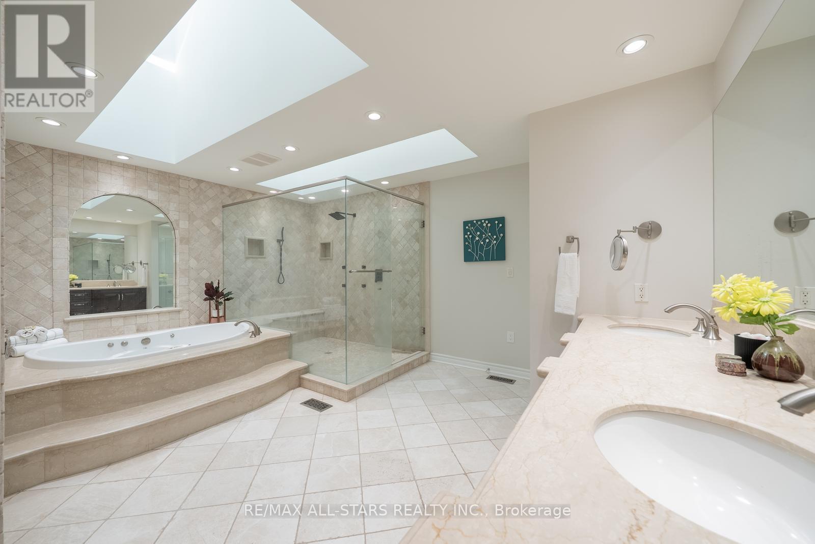Photo 1 of 64 Woodbridge Circle, Scugog ON
