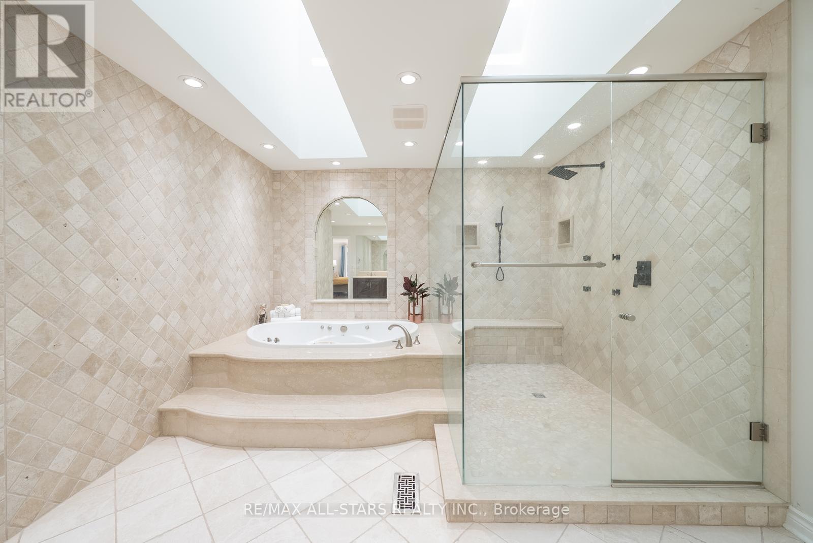 Photo 12 of 64 Woodbridge Circle, Scugog ON