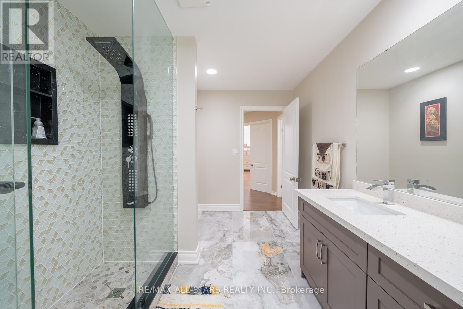 Photo 23 of 64 Woodbridge Circle, Scugog ON