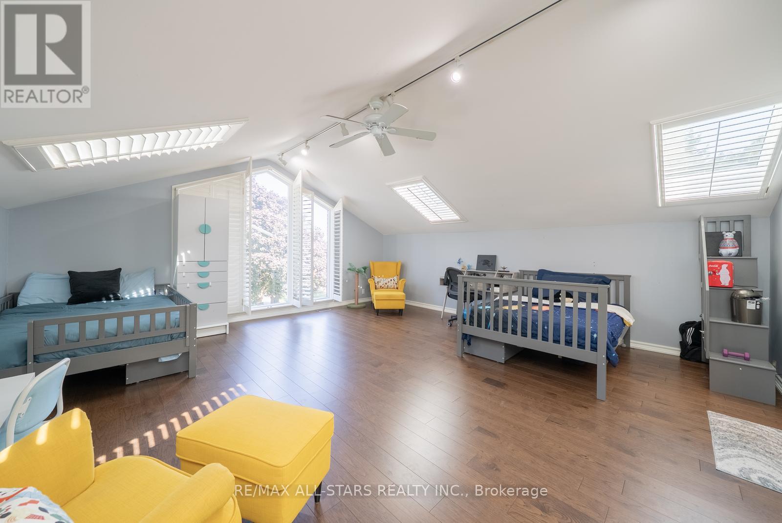 Photo 5 of 64 Woodbridge Circle, Scugog ON