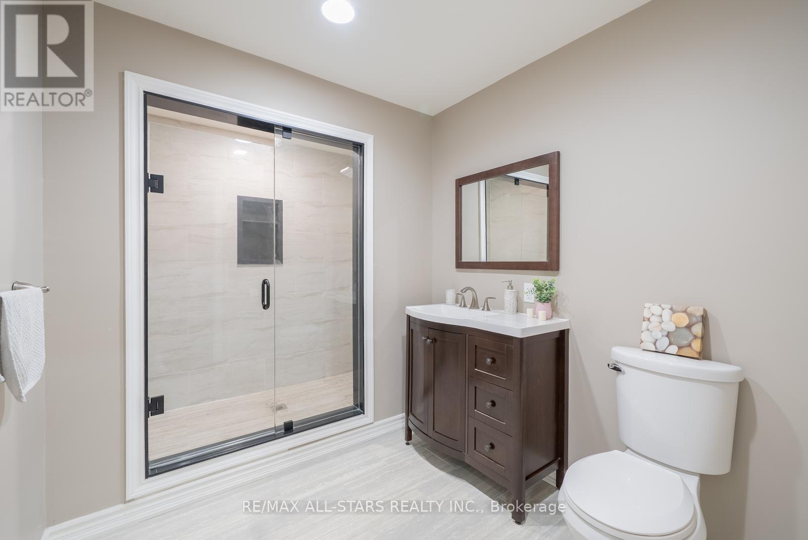 Photo 34 of 64 Woodbridge Circle, Scugog ON
