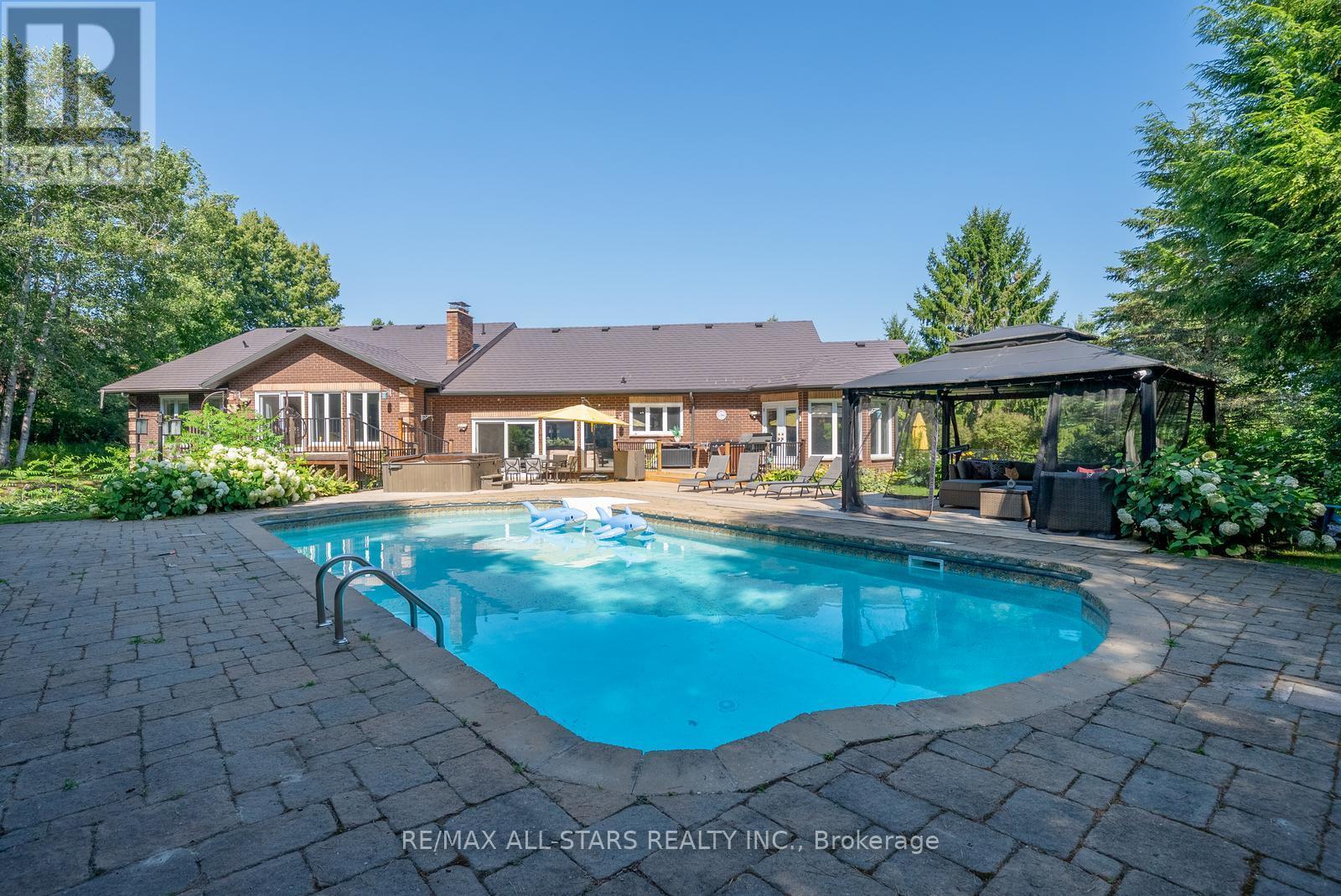 Photo 35 of 64 Woodbridge Circle, Scugog ON