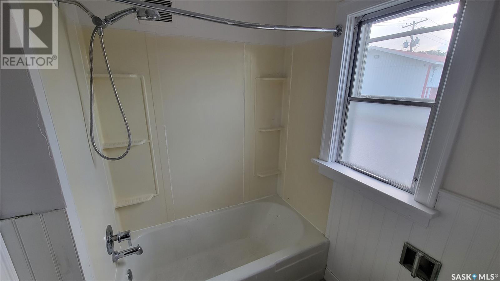 Photo 15 of A B 1824 Winnipeg Street, Regina SK