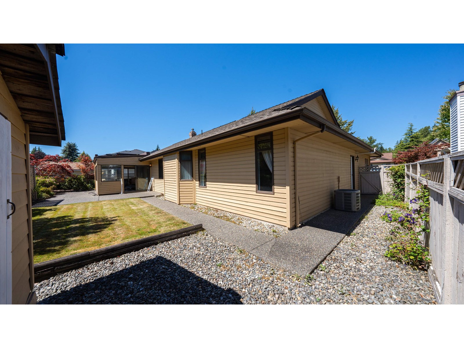 Photo 35 of 14076 19 A Avenue, Surrey BC