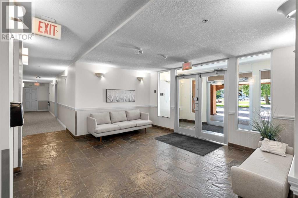 Single Family House for Sale in   Hemlock Crescent SW Spruce Cliff Calgary 