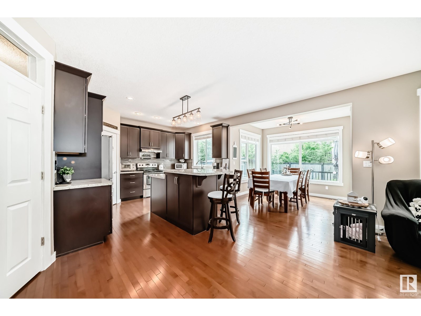 Photo 14 of 313 Magrath Bv Nw, Edmonton AB