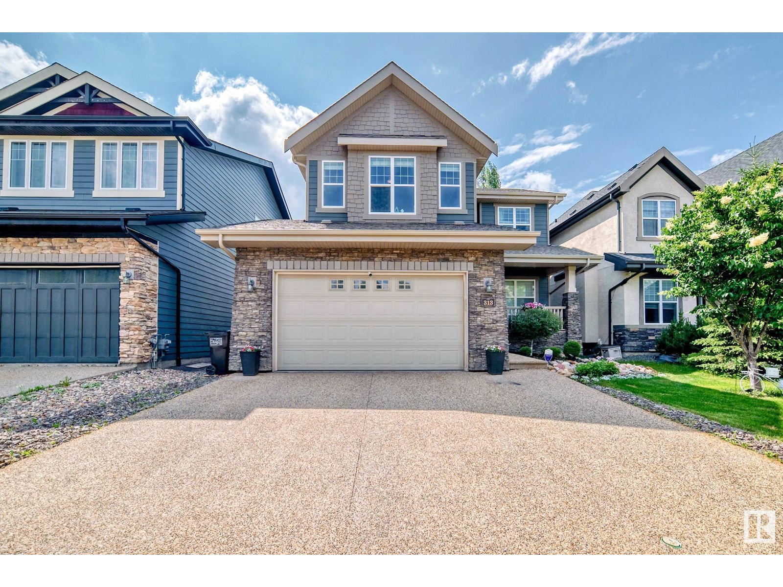 Photo 2 of 313 Magrath Bv Nw, Edmonton AB