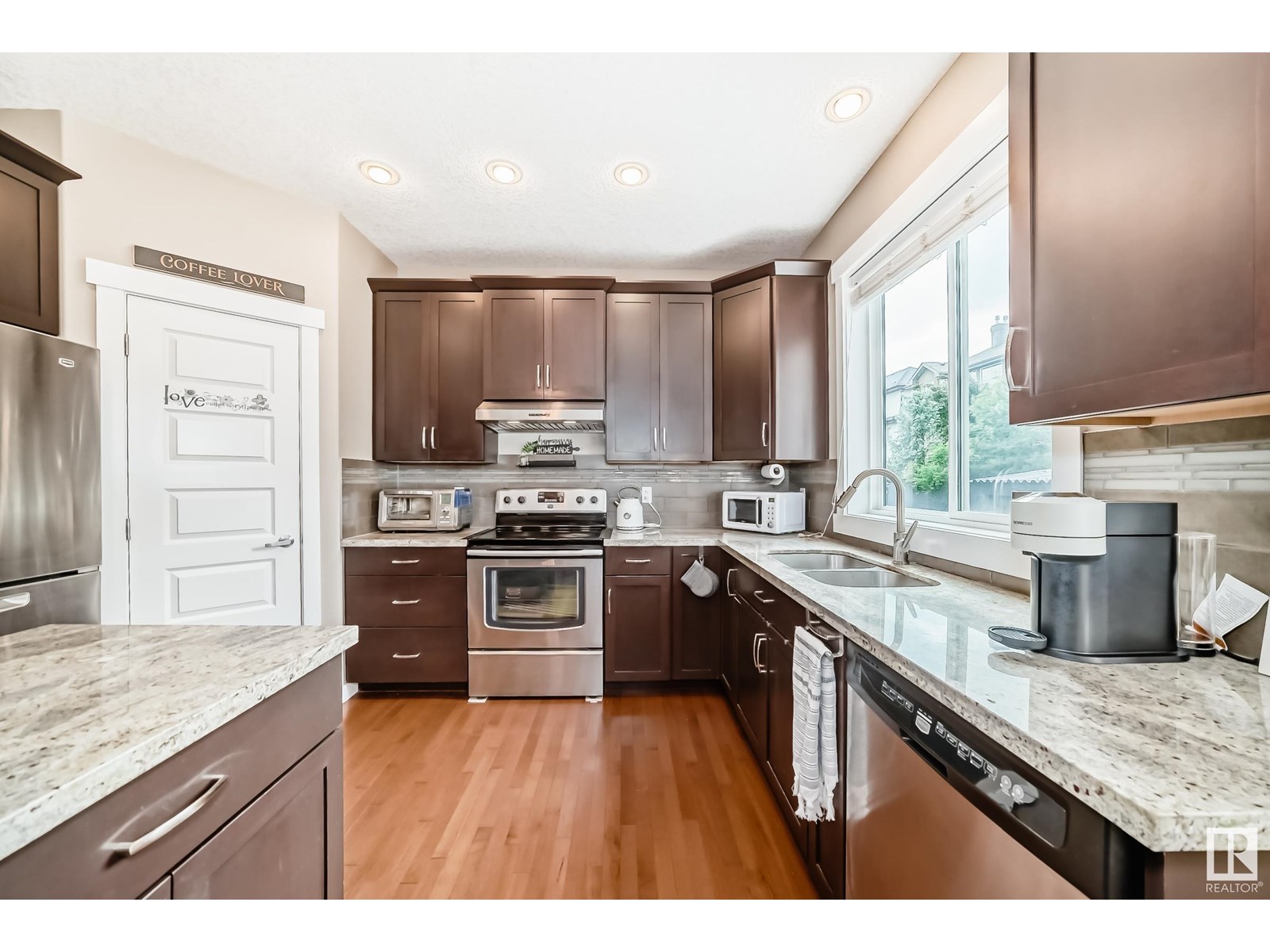 Photo 22 of 313 Magrath Bv Nw, Edmonton AB