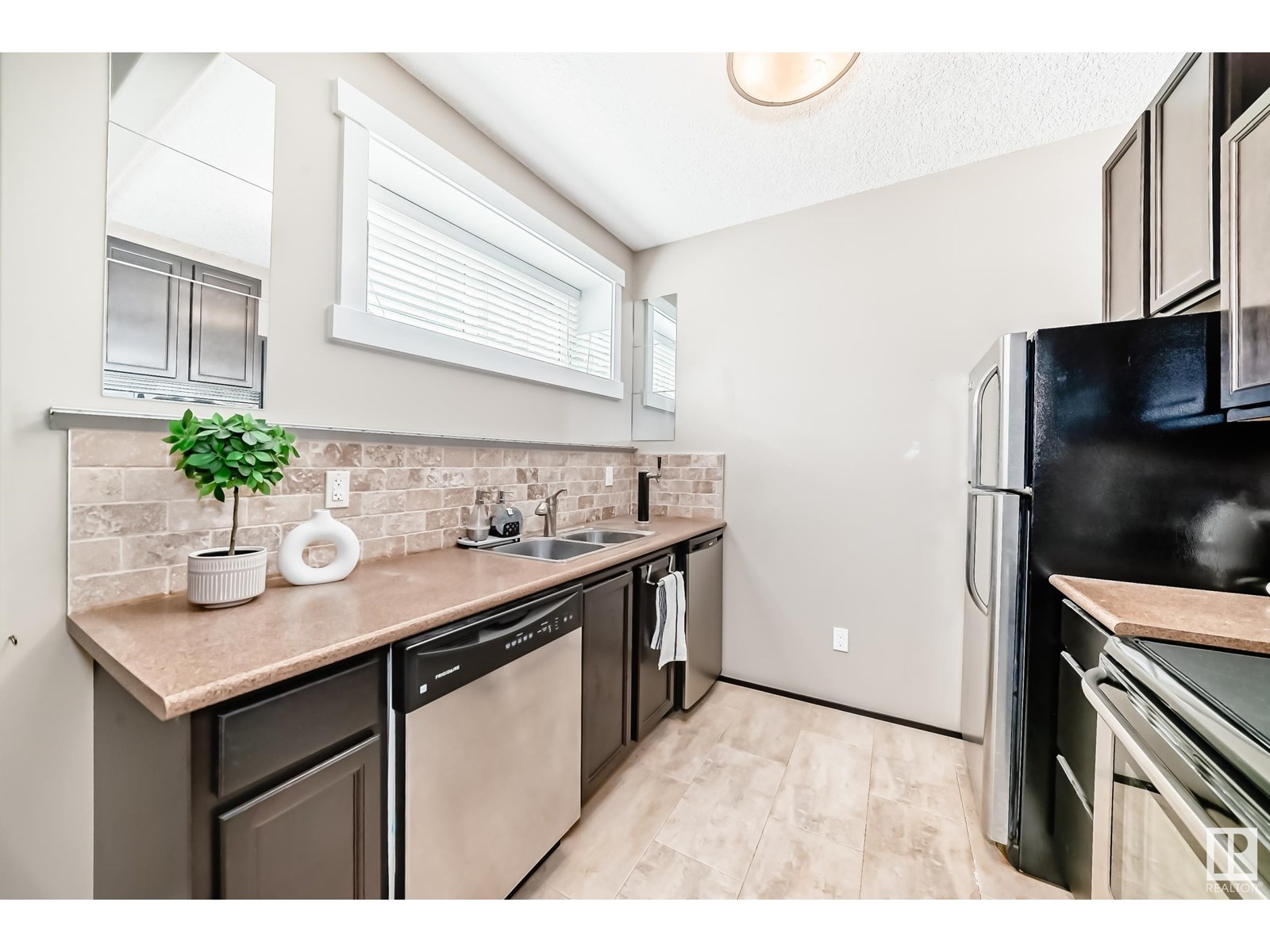 Photo 64 of 313 Magrath Bv Nw, Edmonton AB