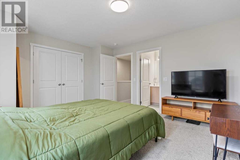 Single Family House for Sale in  Heirloom Green SE Rangeview Calgary 