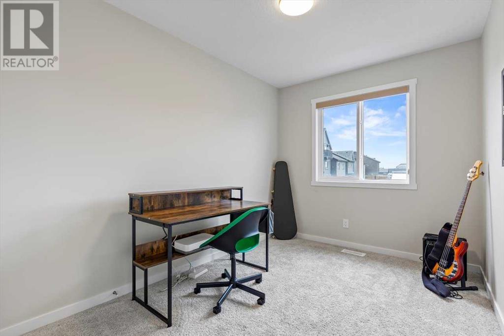 Single Family House for Sale in  Heirloom Green SE Rangeview Calgary 