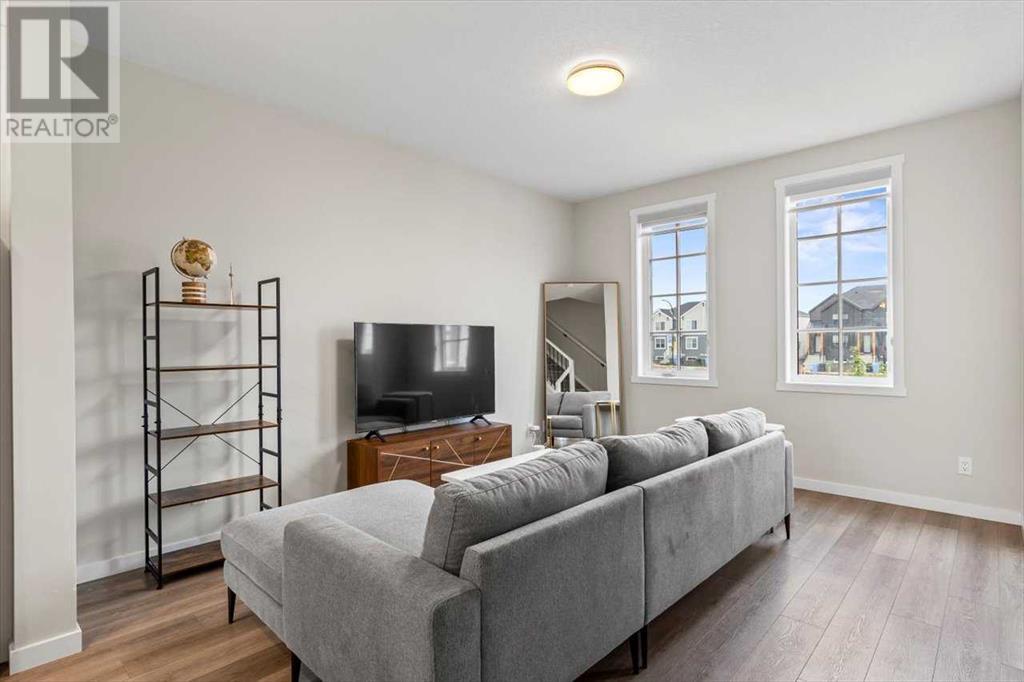 Single Family House for Sale in  Heirloom Green SE Rangeview Calgary 