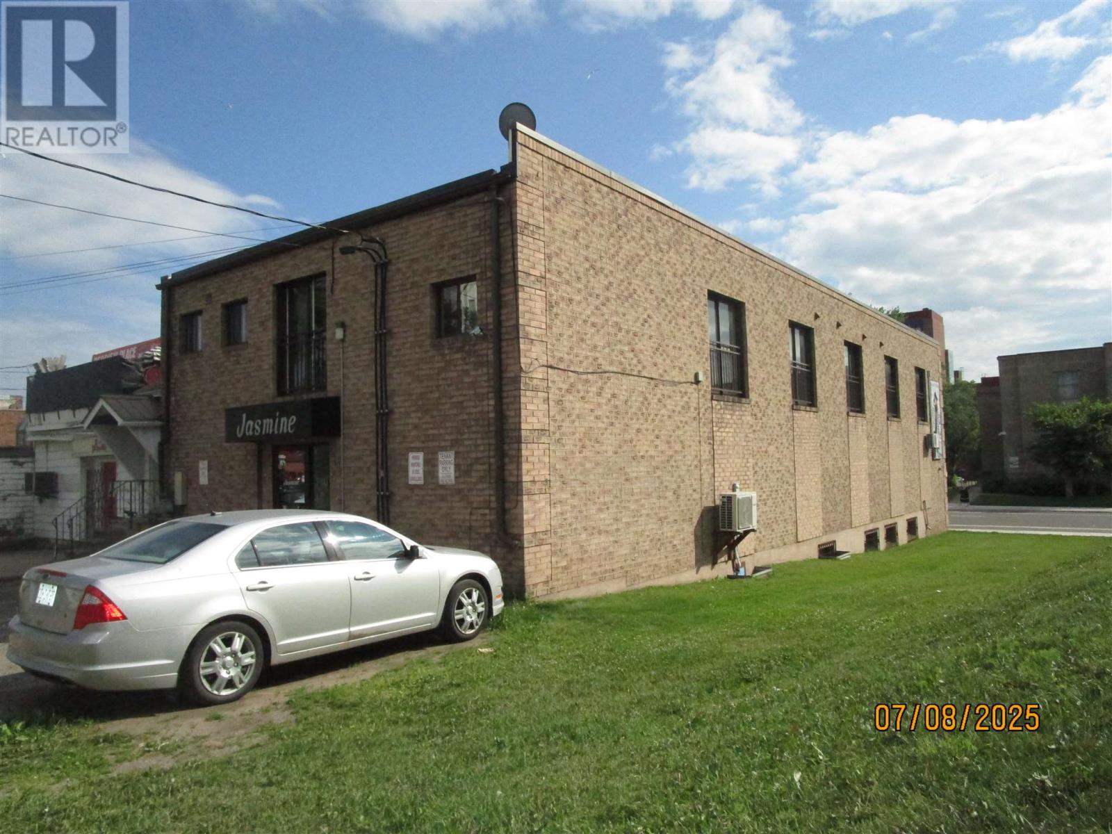 Photo 4 of 446 450 Queen St E, Sault Ste Marie ON