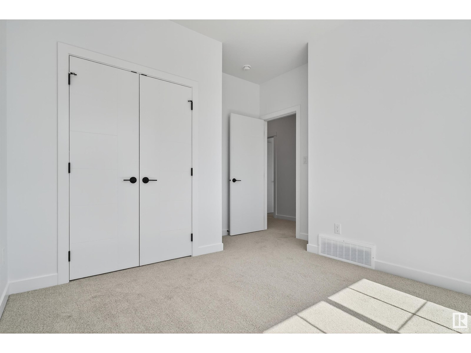 Photo 25 of 22530 98 A Av Nw, Edmonton AB