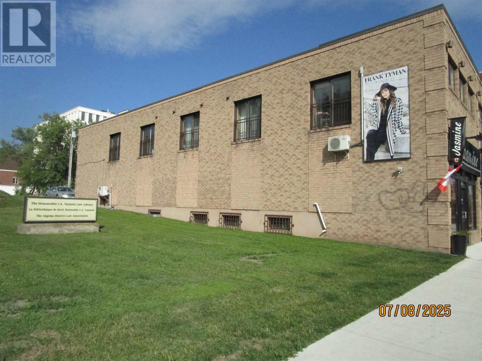 Photo 5 of 446 450 Queen St E, Sault Ste Marie ON