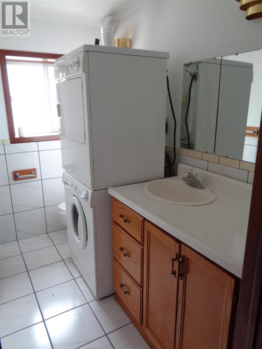 Photo 15 of 446 450 Queen St E, Sault Ste Marie ON