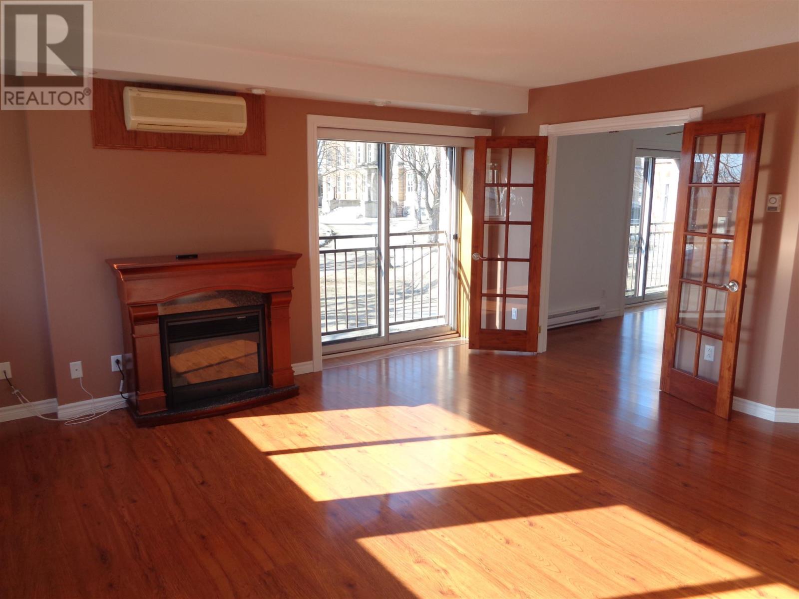 Photo 11 of 446 450 Queen St E, Sault Ste Marie ON