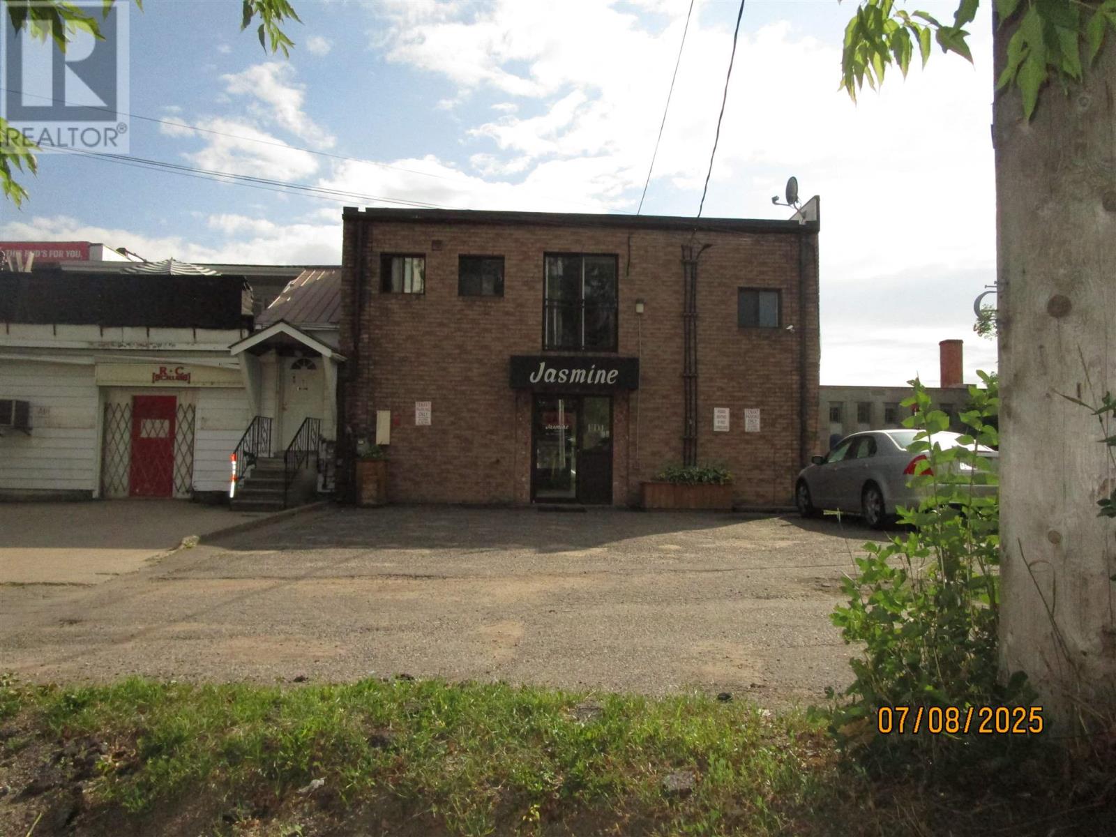 Photo 7 of 446 450 Queen St E, Sault Ste Marie ON